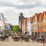 Dinbnb Homes L 100 Meters From Floybanen L A Rare City Experience
