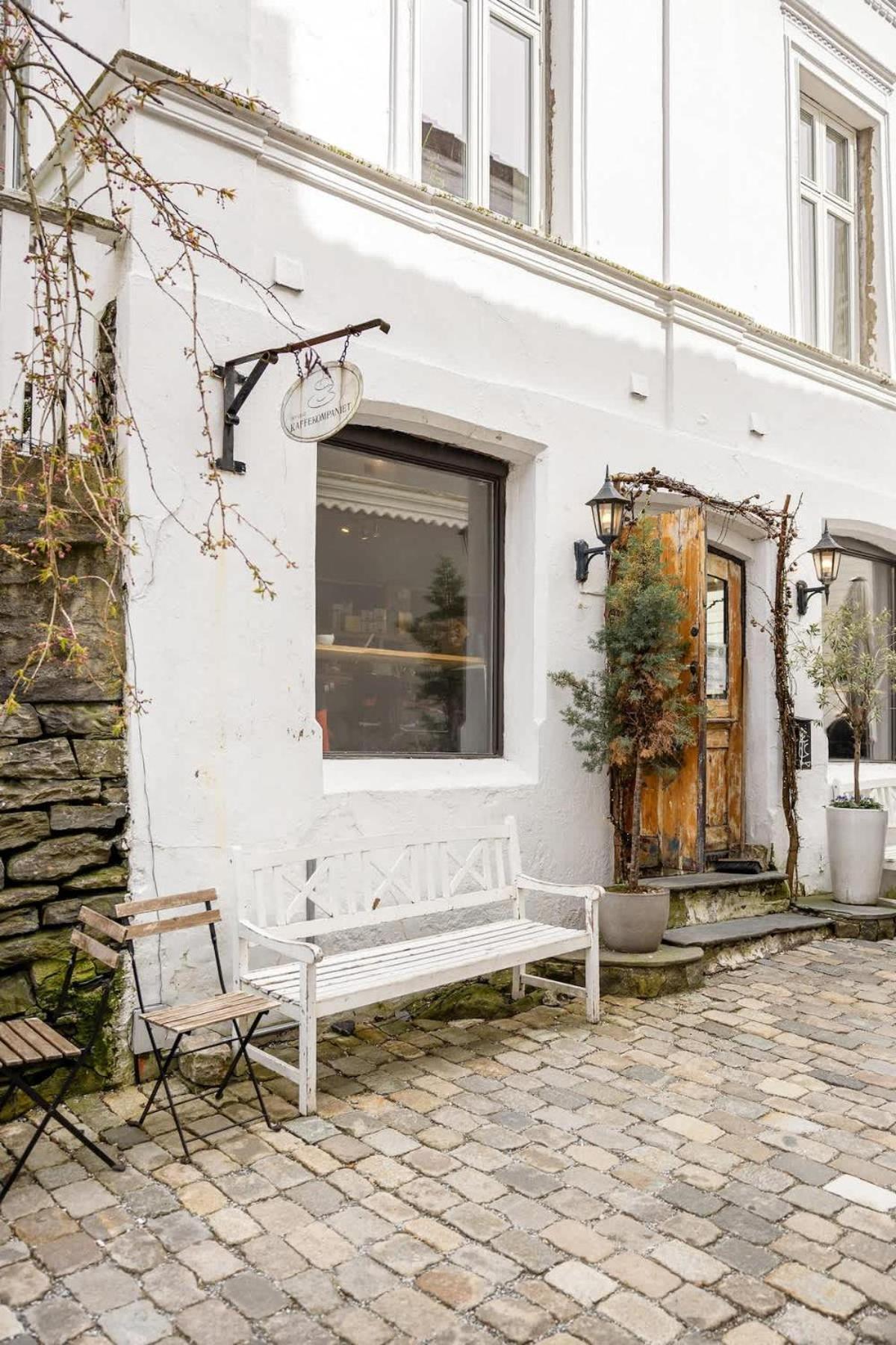 Dinbnb Homes L 100 Meters From Floybanen L A Rare Experience *